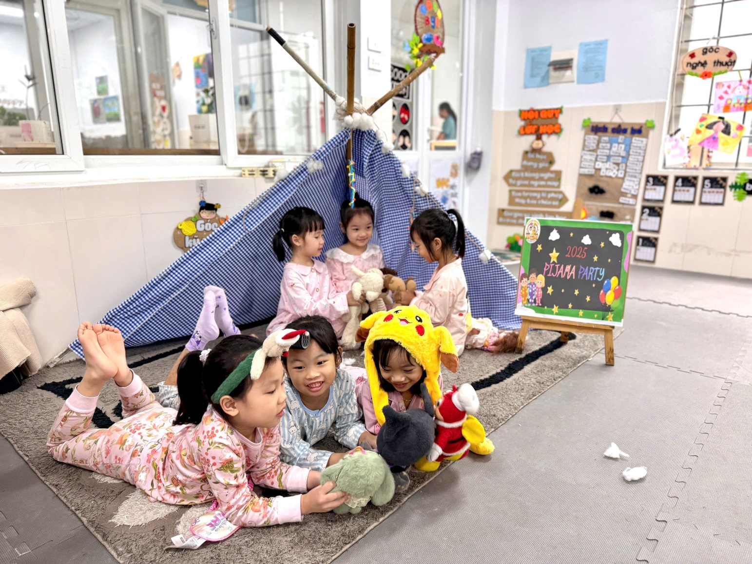 D:\2025-2026\bài viết\z7291278286715_78e46b53f20330980dd3f255496623d2.jpg